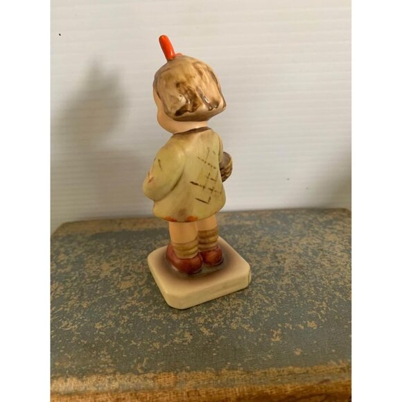 Hummel Goebel I Brought You A Gift 479 4” tall - Picture 3 of 7